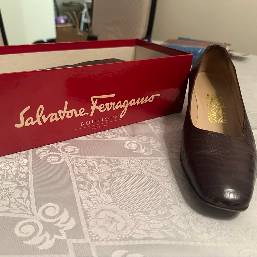 Salvatore Ferragamo leather pumps